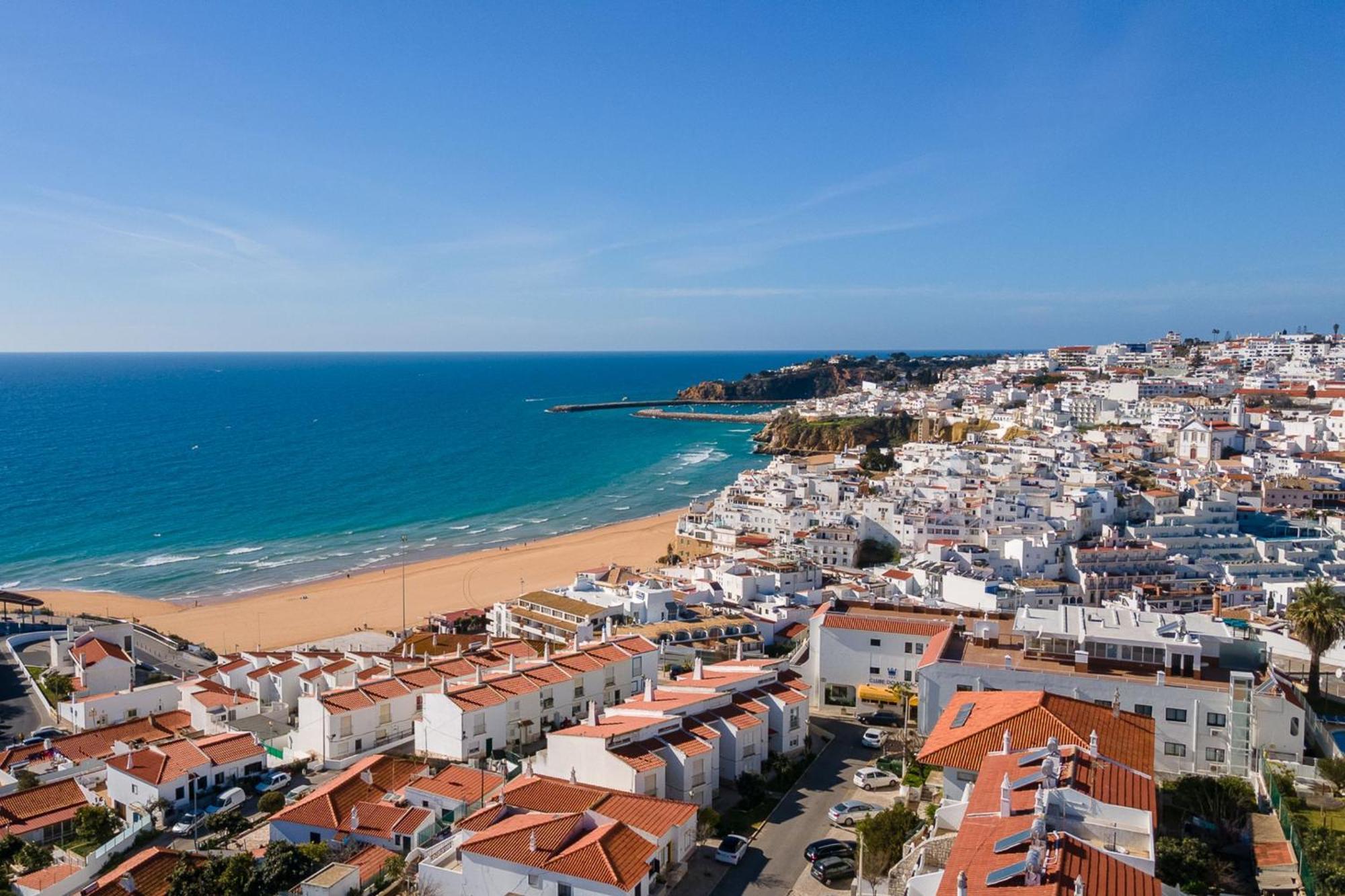 Typical T2 In Albufeira W/ Balcony By Lovelystay ภายนอก รูปภาพ